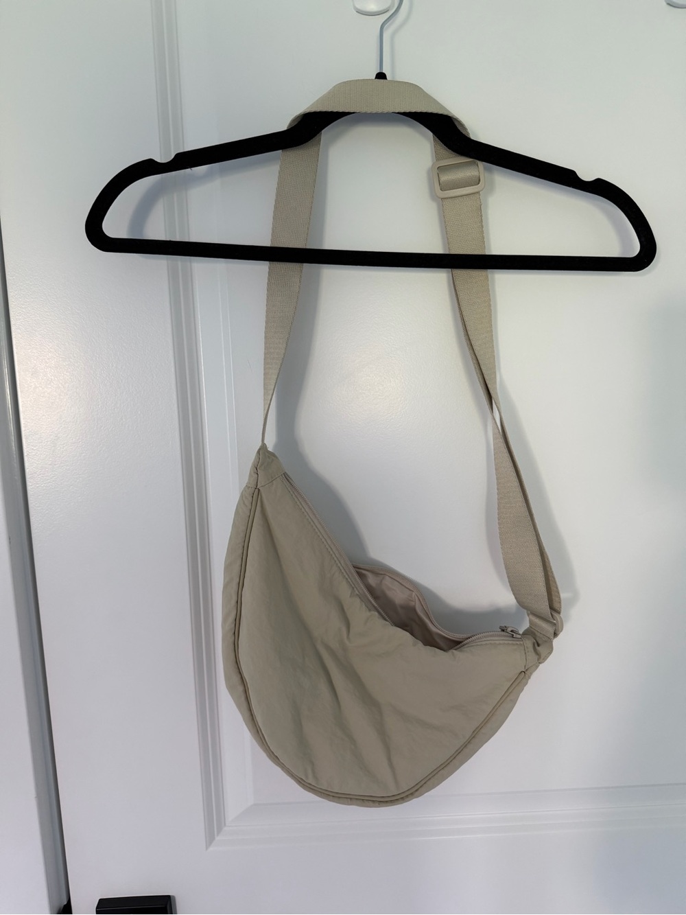 NWOT Uniqlo Belt Bag